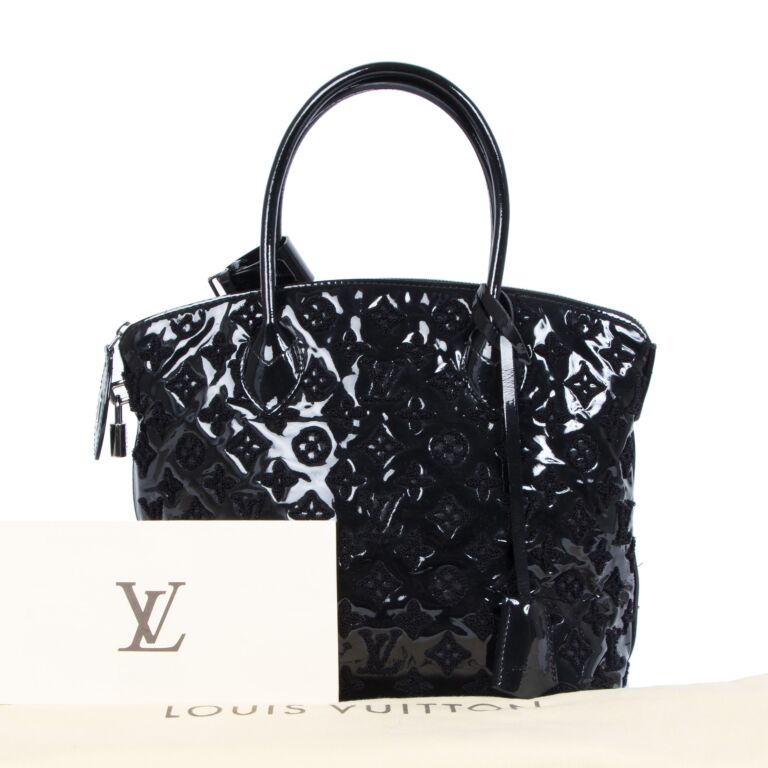 LOUIS VUITTON  BLACK LOCKIT TOTE BAG IN SHEARLING WITH PATENT AND