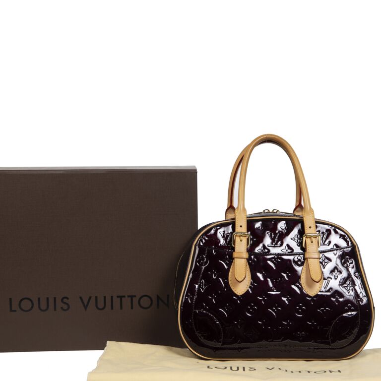 Louis Vuitton Cream Monogram Vernis Summit Drive Bag Louis Vuitton | The  Luxury Closet