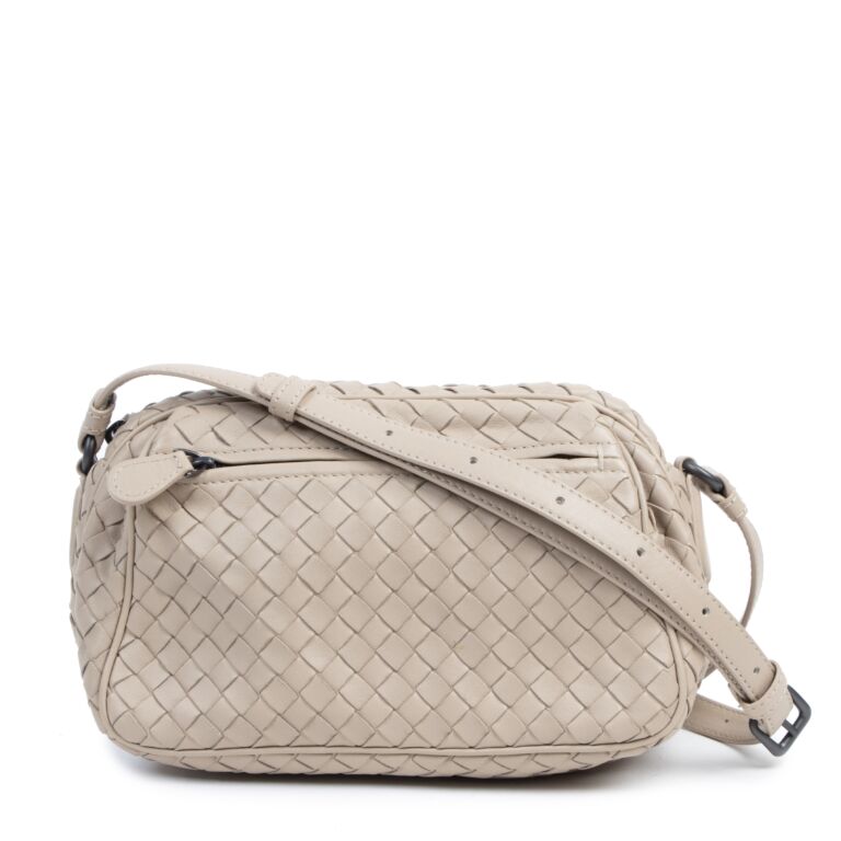 Bottega Veneta Pre-Owned Intrecciato Belt Flap camera bag, Neutrals