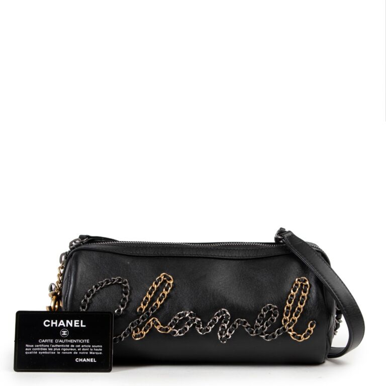 Chanel - Authenticated Bowling Bag Handbag - Cloth Black Plain for Women, Very Good Condition