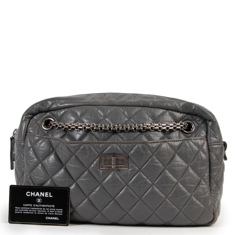 Pak om te zetten vervormen Dubbelzinnigheid Chanel Grey Reissue 2.55 Camera Bag ○ Labellov ○ Buy and Sell Authentic  Luxury