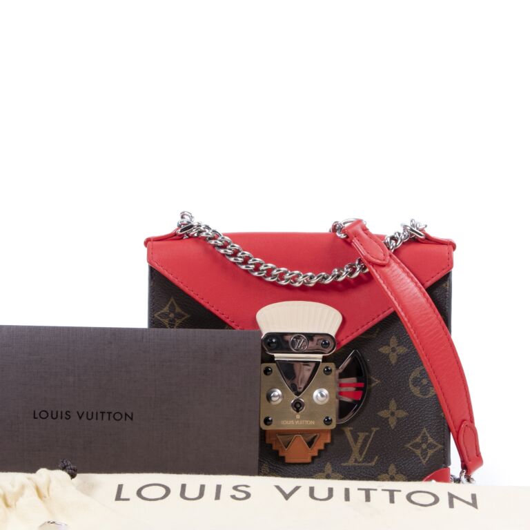 Louis Vuitton Pochette Mask PM Crossbody. Condition: 3. 7.5 Width, Lot  #58402