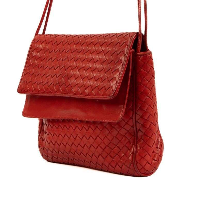 Bottega Veneta Vintage Red Intrecciato Shoulder Bag ○ Labellov 