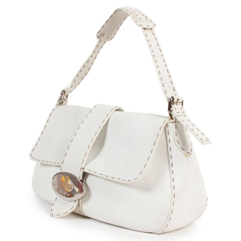 demanda armario resultado Fendi Selleria White Roman Leather Baguette Bag ○ Labellov ○ Buy and Sell  Authentic Luxury