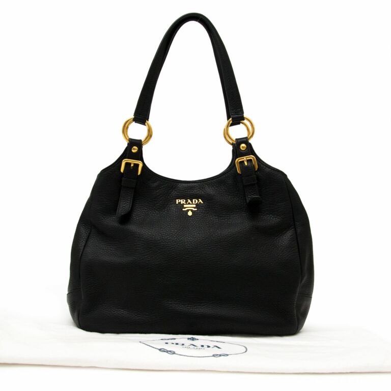 Prada Re-Edition 2005 Nylon Bag (Black) | Nylon cross body bag, Bags  designer fashion, Fashion handbags