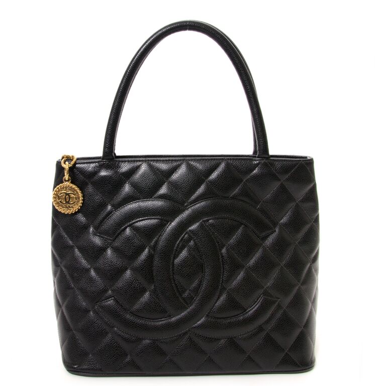 Chanel Grand CC Classic Black Shopper ○ Labellov ○ Buy and Sell Authentic  Luxury