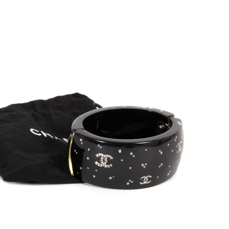 Chanel Black/White Resin CC Logo Cuff Bracelet - Yoogi's Closet