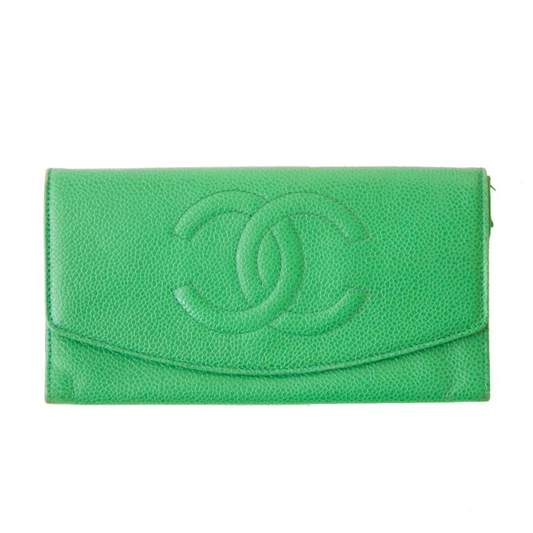 Chanel Green Double C Wallet ○ Labellov ○ Buy and Sell Authentic Luxury