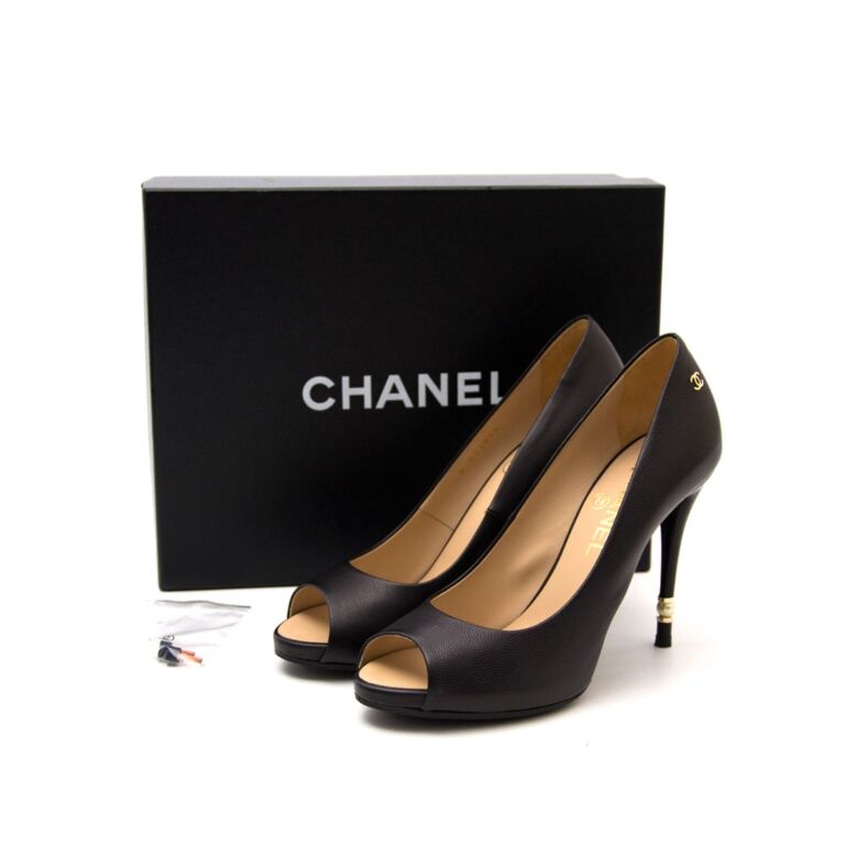 Chanel Black Pearl Pumps - Size 38,5 ○ Labellov ○ Buy and Sell Authentic  Luxury