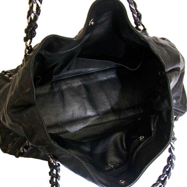 CHANEL Smooth Calfskin Luxe Ligne Tote Black 189850