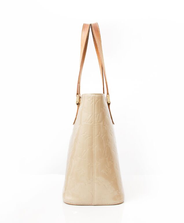 Louis Vuitton Beige Monogram Vernis Mott Crossbody Bag ○ Labellov ○ Buy and  Sell Authentic Luxury
