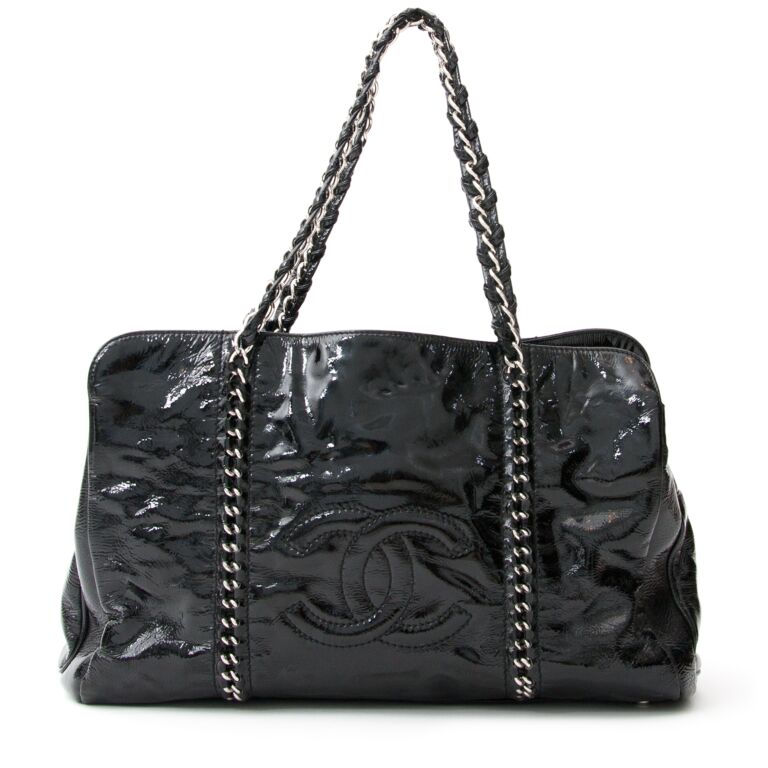 Chanel Luxe Ligne Zipped Tote Patent Small For Sale at 1stDibs