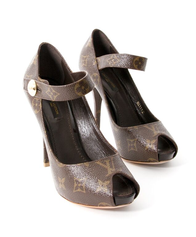 Louis Vuitton Monogram Ritual Pumps ○ Labellov ○ Buy and Sell Authentic  Luxury