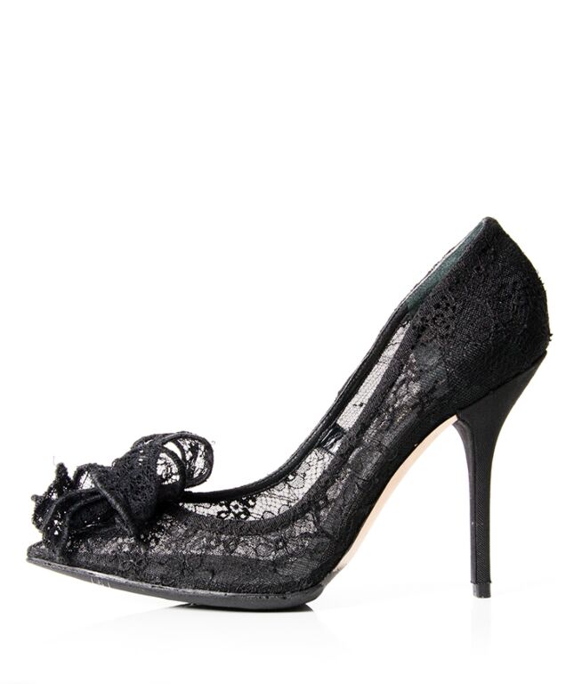 Dolce & Gabbana Black Chantilly Lace Bow Pumps ○ Labellov ○ Buy and Sell  Authentic Luxury
