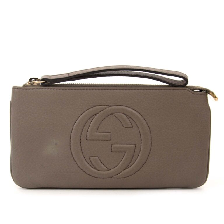 Gucci Grey Leather Soho Wrist Clutch/Wallet Labellov Buy and Sell ...