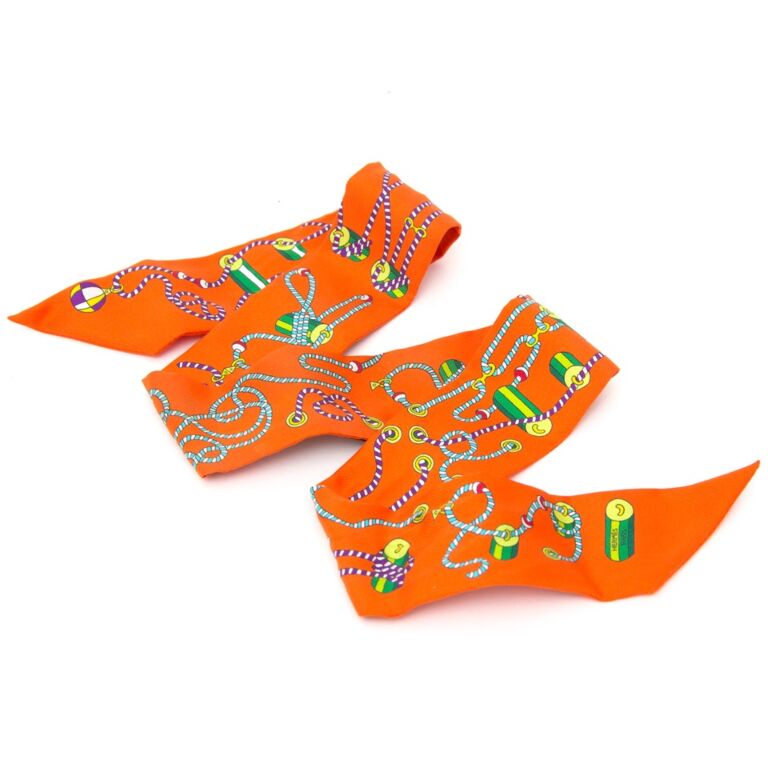 Twilly 86 silk scarf Hermès Orange in Silk - 23712244