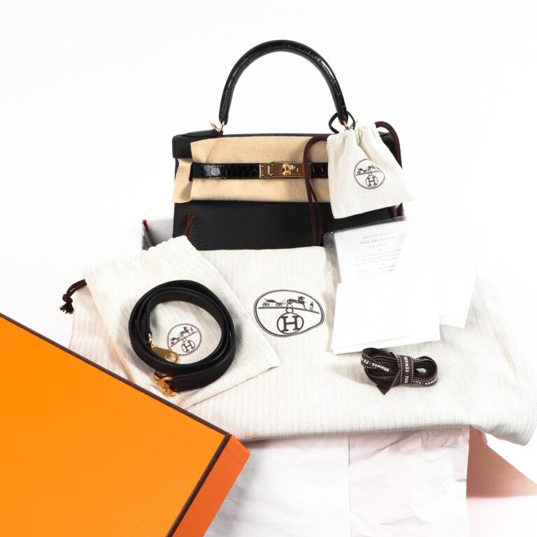 Hermès 2015 Kelly 28 Black Togo Gold Hardware ○ Labellov ○ Buy