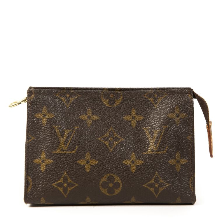 LOUIS VUITTON Authentic Toiletry 19 Clutch Purse Bag LV Pouch 