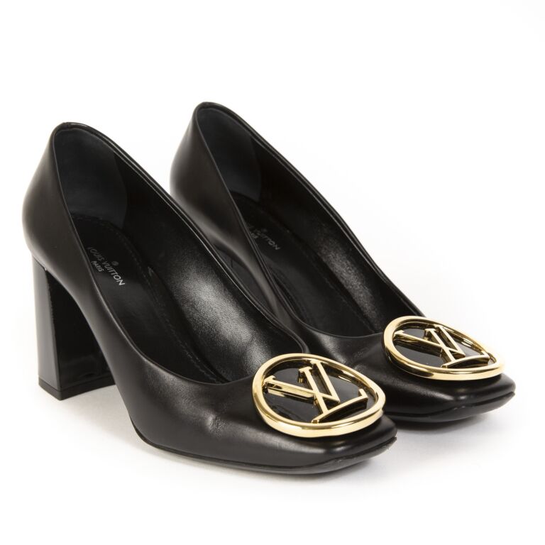 Louis Vuitton Black Patent Leather Madeleine Logo Block Heel Pumps Size 41  at 1stDibs