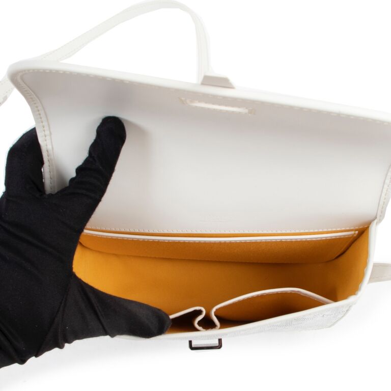 Goyard White Belvédère Bag PM ○ Labellov ○ Buy and Sell