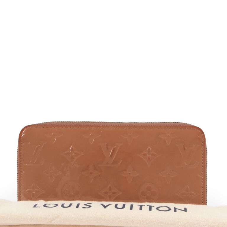 Louis Vuitton Metallic Vernis Rose Gold Zippy Wallet Long 6lz82s For Sale  at 1stDibs