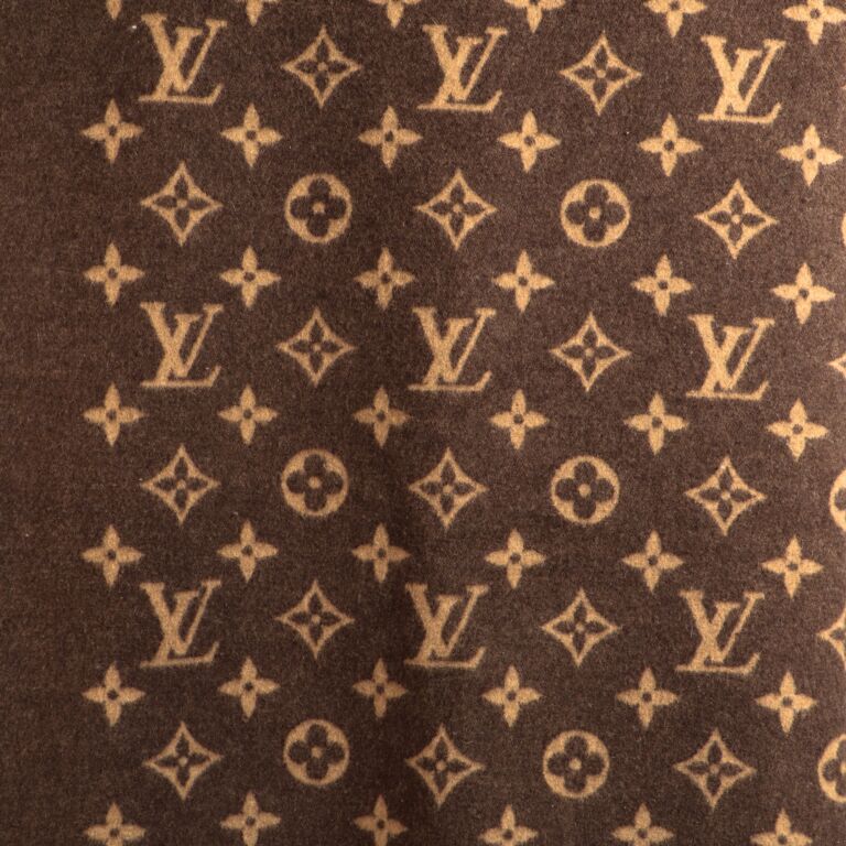 Authentic Louis Vuitton Neo Monogram Ivory Wool/Cashmere Blanket