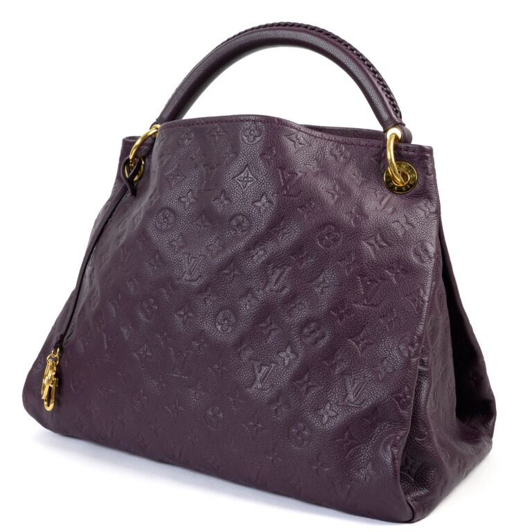 Louis Vuitton Monogram Embroidered Pop My Heart Pouch M82041 Purple Leather  Pony-style calfskin ref.997437 - Joli Closet