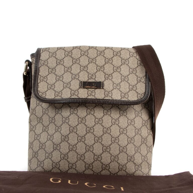 Gucci GG Supreme Messenger Bag - Neutrals