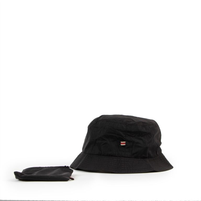 Burberry Black Rain Bucket Hat - Size S ○ Labellov ○ Buy and Sell Authentic  Luxury