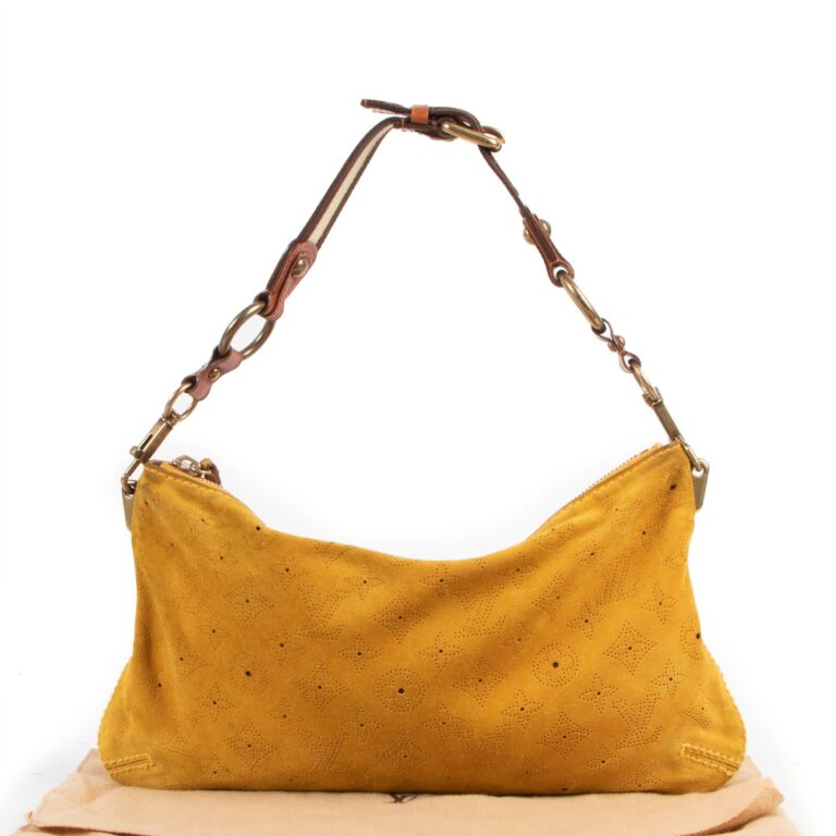 Louis Vuitton Suflo Shoulder tube type Hand Bag Epi Zipang Gold M52228  Women