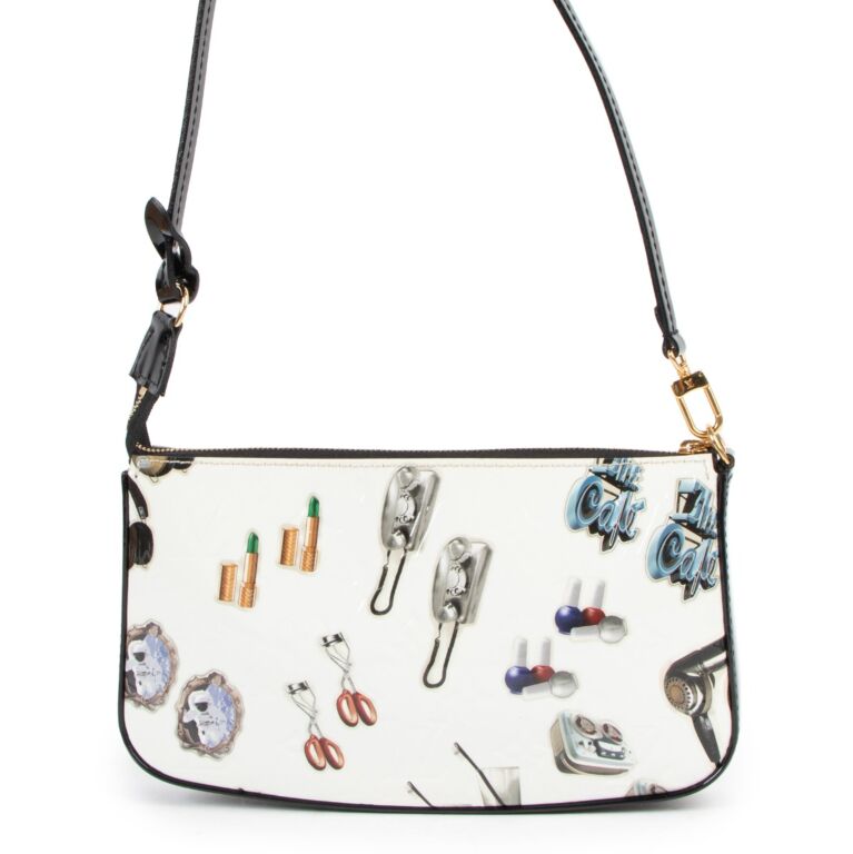 Pochette accessoire cloth handbag Louis Vuitton White in Cloth - 36105213