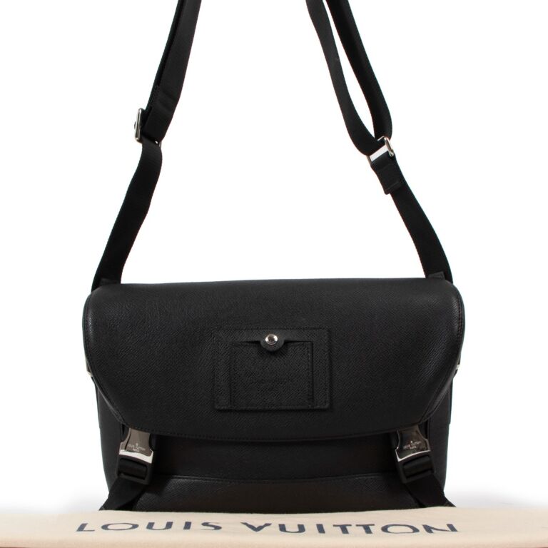 Shop Louis Vuitton Messenger Pm Voyager (M40511) by pipi77