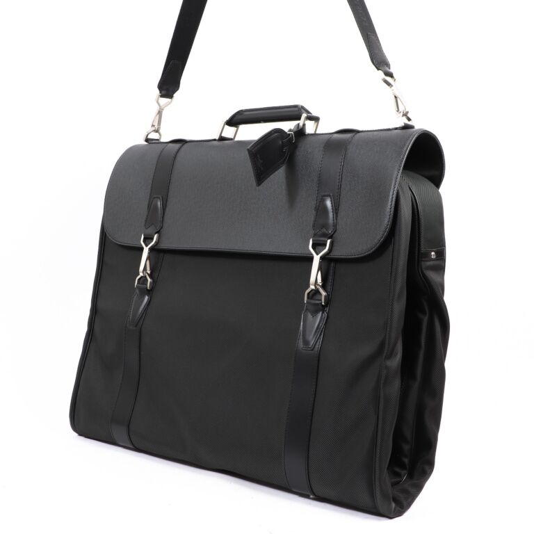 Louis Vuitton Black/Green Taiga Leather/Nylon Gibeciere Garment Bag ○  Labellov ○ Buy and Sell Authentic Luxury