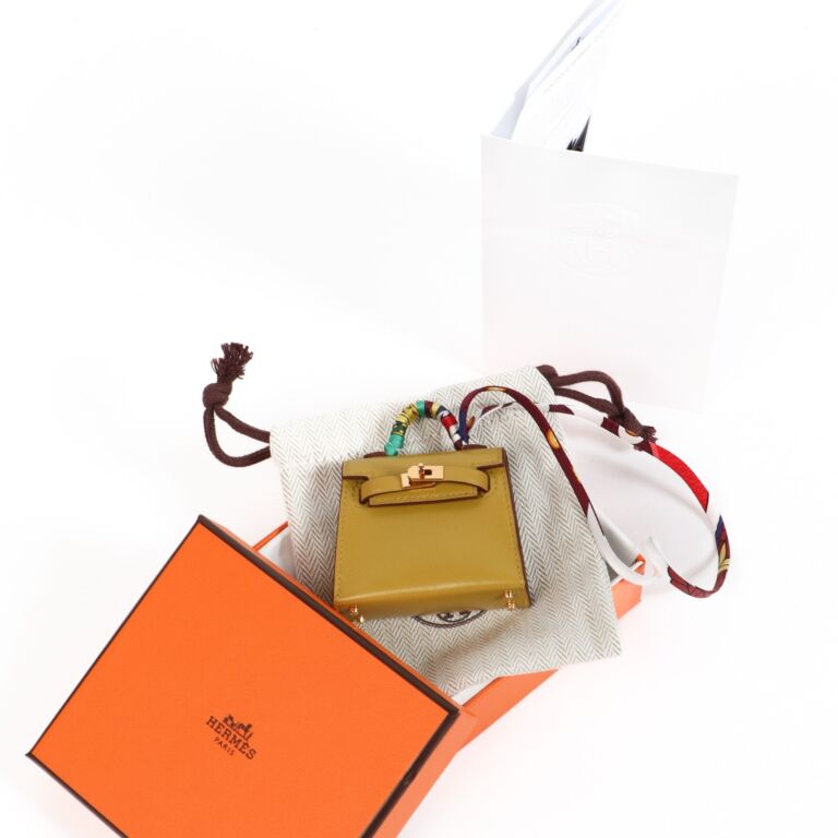 Hermès Micro Kelly Twilly Charm Cardamome Tadelakt GHW ○ Labellov ○ Buy and  Sell Authentic Luxury