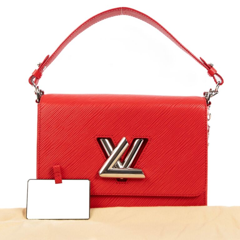 Louis Vuitton LV Padlock Bracelet Red Leather. Size 17