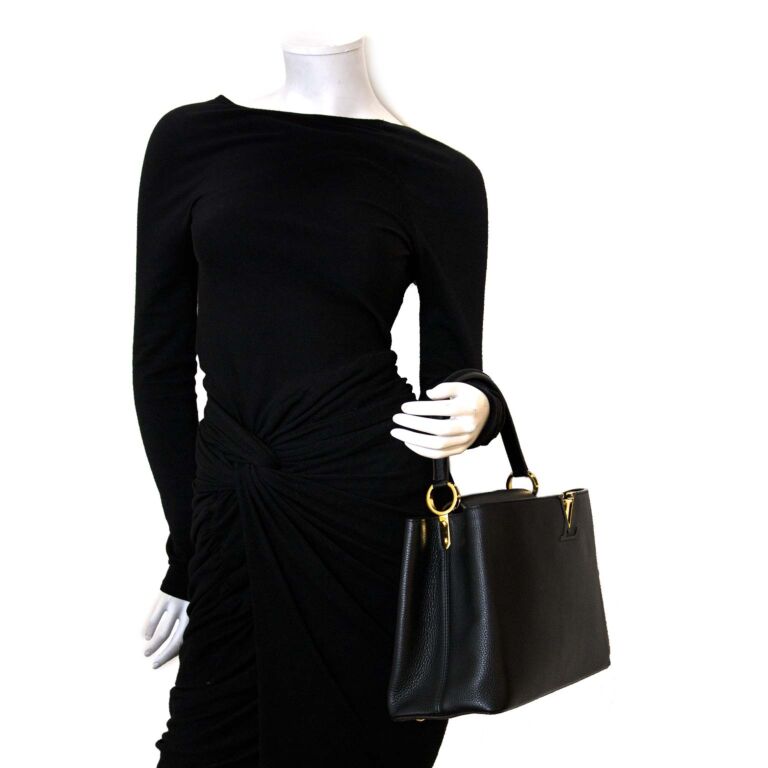 Capucines leather handbag Louis Vuitton Black in Leather - 35379048