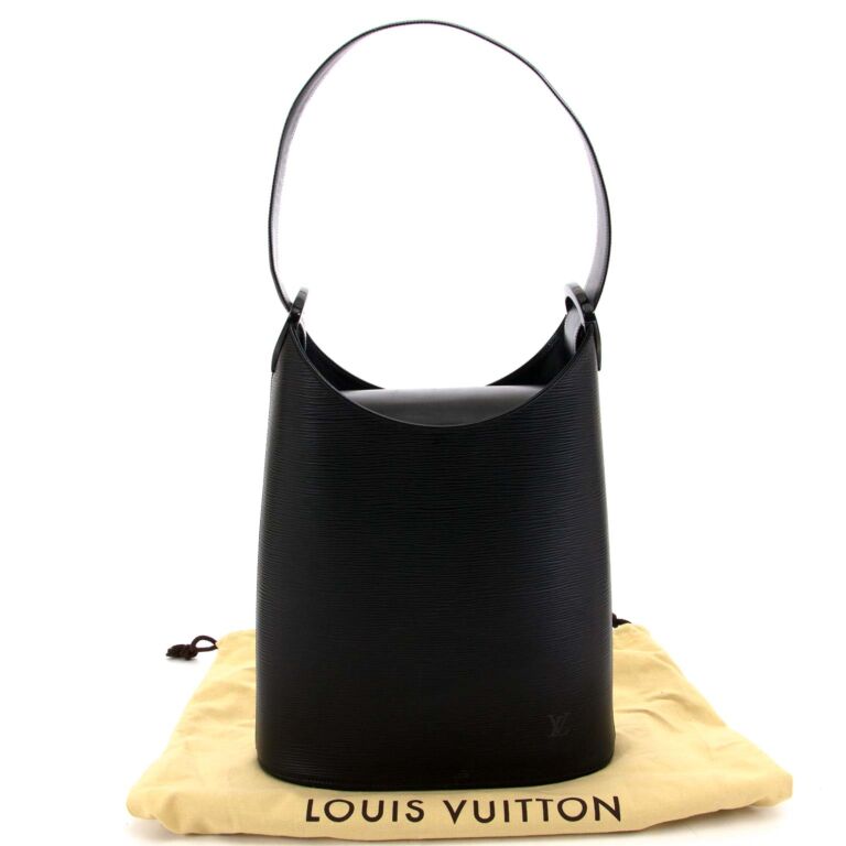 Rare Louis Vuitton LV Logo Black Epi Leather Boxy Bucket Handbag Shoulder  Bag