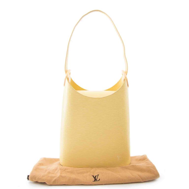 Louis Vuitton Authentic Epi Leather Vanilla Verseau Shoulder Bag