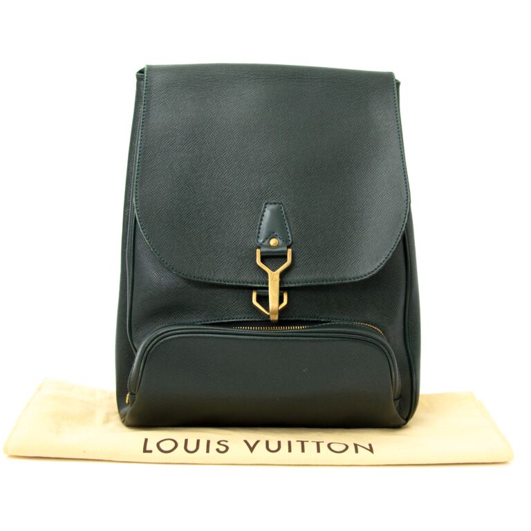 Louis Vuitton Hunter Green Taiga Leather Garment Bag.  Luxury