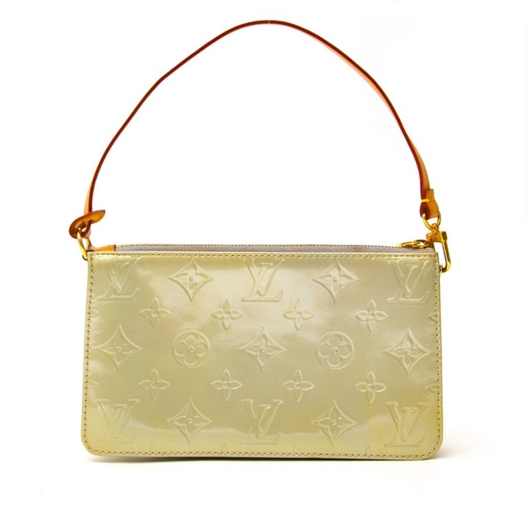 Authentic Louis Vuitton Vernis Lexington Pochette Handbag 