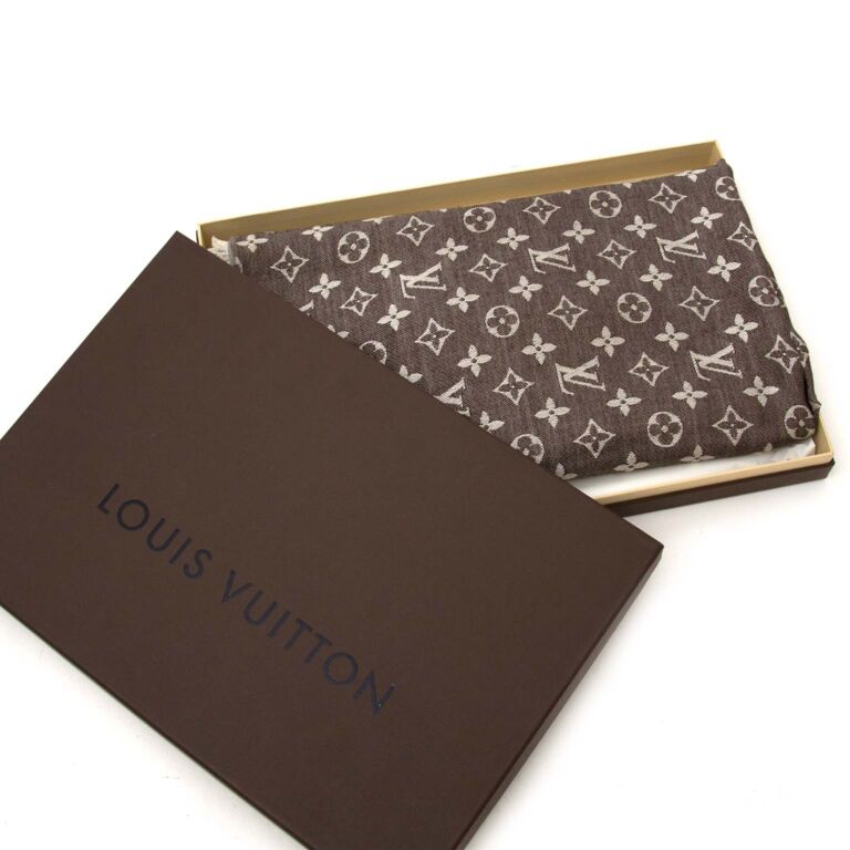 Louis Vuitton Gold Silk & Wool Scarf ○ Labellov ○ Buy and Sell