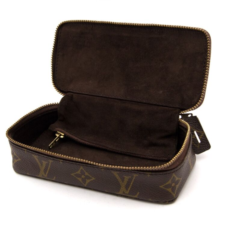 Louis Vuitton Boite à bijoux Clutch 367543