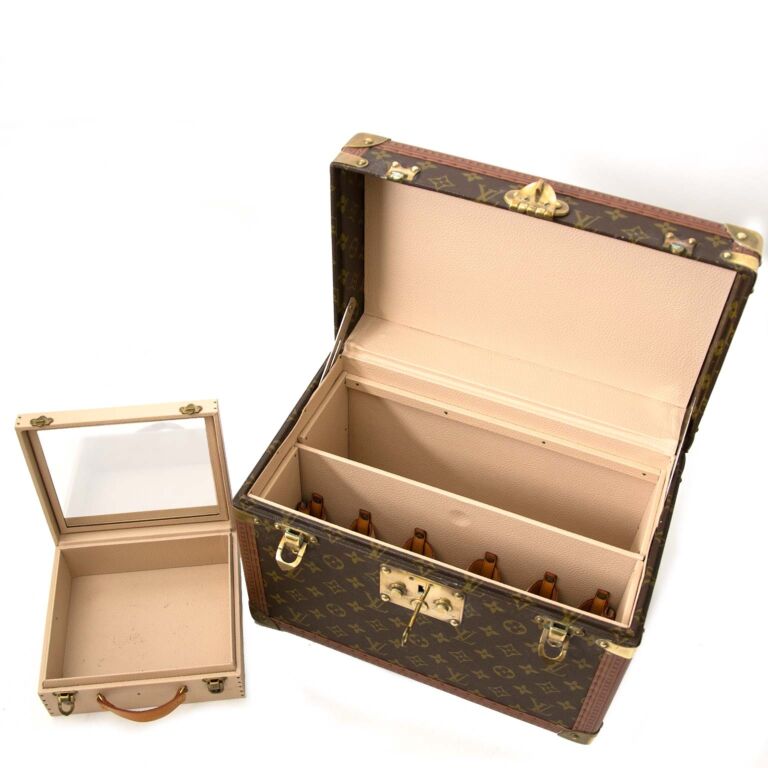 Louis Vuitton Monogram Vintage Trunk Vanity Case Pharmacy Box at 1stDibs  louis  vuitton vanity case vintage, tyler the creator trunk, louis vuitton vintage  box