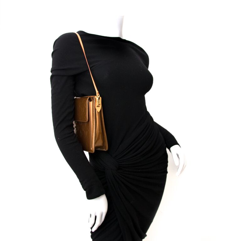 Louis Vuitton Beige Monogram Vernis Mott Bag at 1stDibs  louis vuitton  vernis mott bag, louis vuitton mott, louis vuitton vernis mott