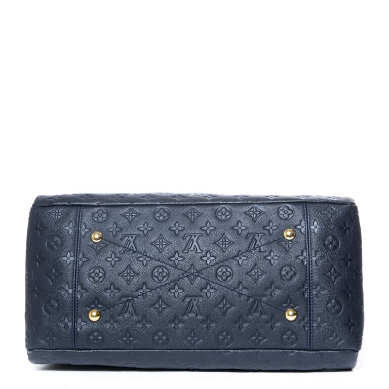 Louis Vuitton artsy handbag in midnight blue embossed leather101115 Navy  blue ref.855512 - Joli Closet
