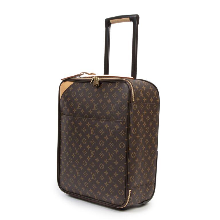Packing a Louis Vuitton Pegase 45