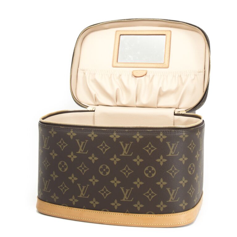 Lot - A Louis Vuitton Nice beauty case