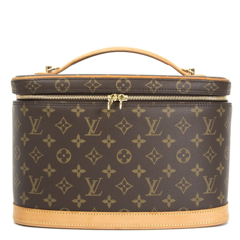 Louis Vuitton Nice BB v Nice train case: What's In My Bag & Why I