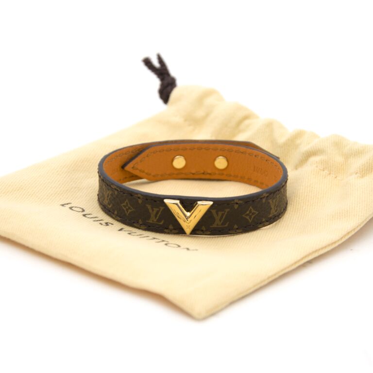 Louis Vuitton Essential V Bracelet Black EPI – STYLISHTOP