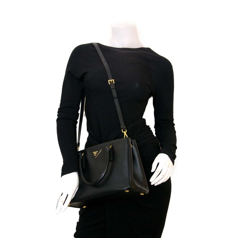 Prada Galleria Black Leather Bag ○ Labellov ○ Buy and Sell Authentic Luxury